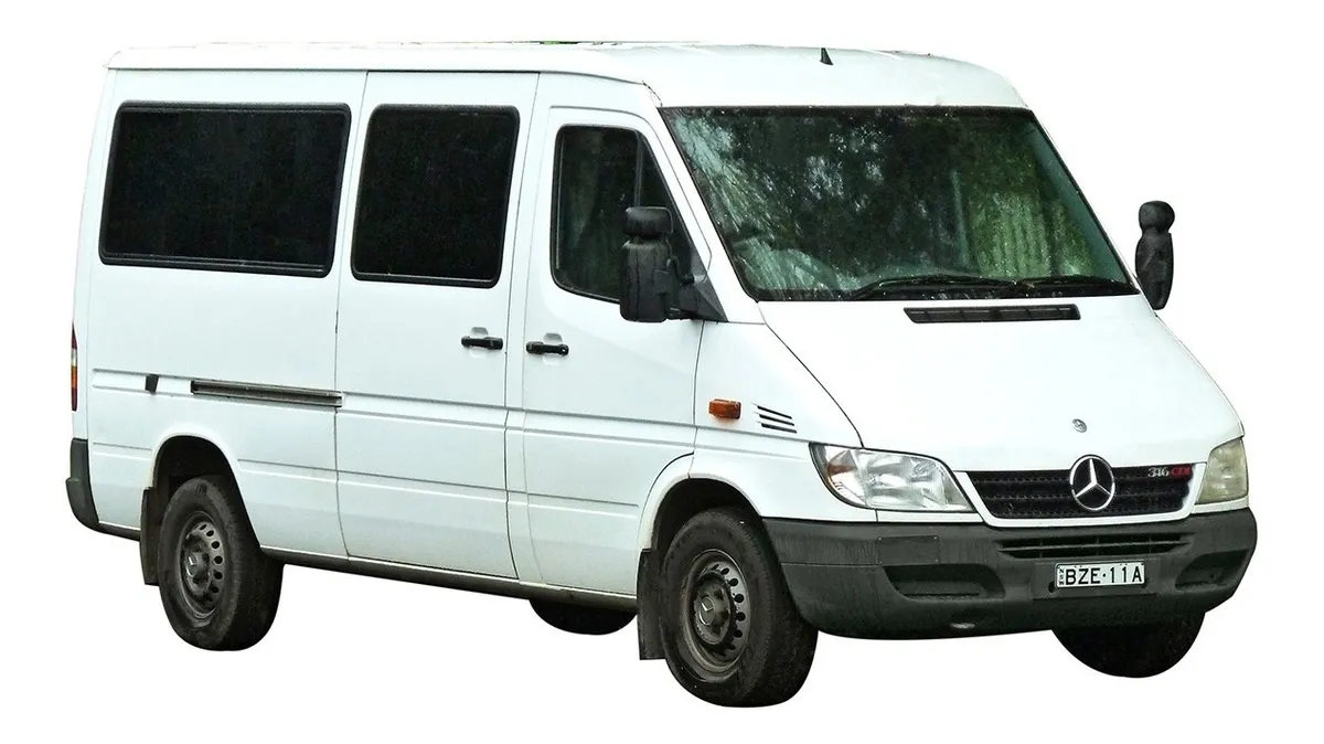 Tirón De Enganche Mercedes Sprinter  2003-2010 Negro - Image 1