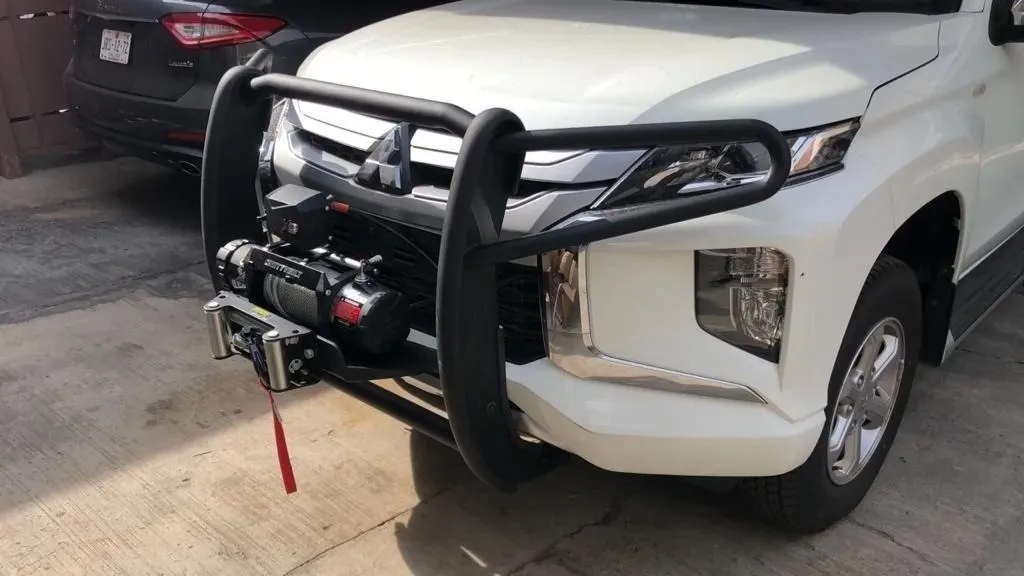 Burrera Super Bronco Mitsubishi Plus L200 2020 Línea Nueva - Image 2