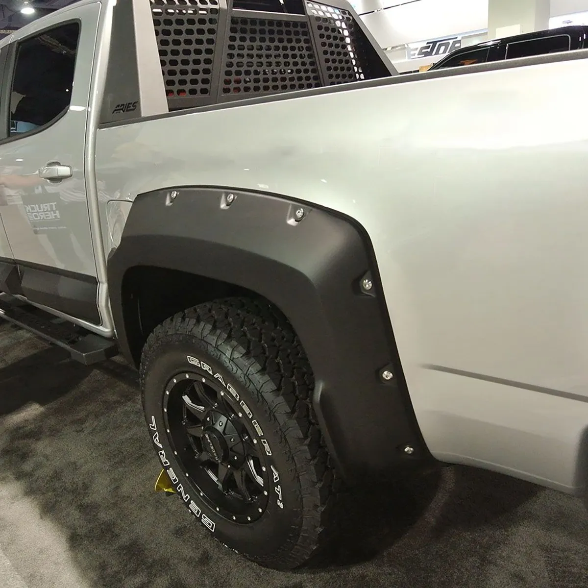 Cantoneras Remaches Chevrolet Colorado 2016-2020 Caja Corta - Image 4