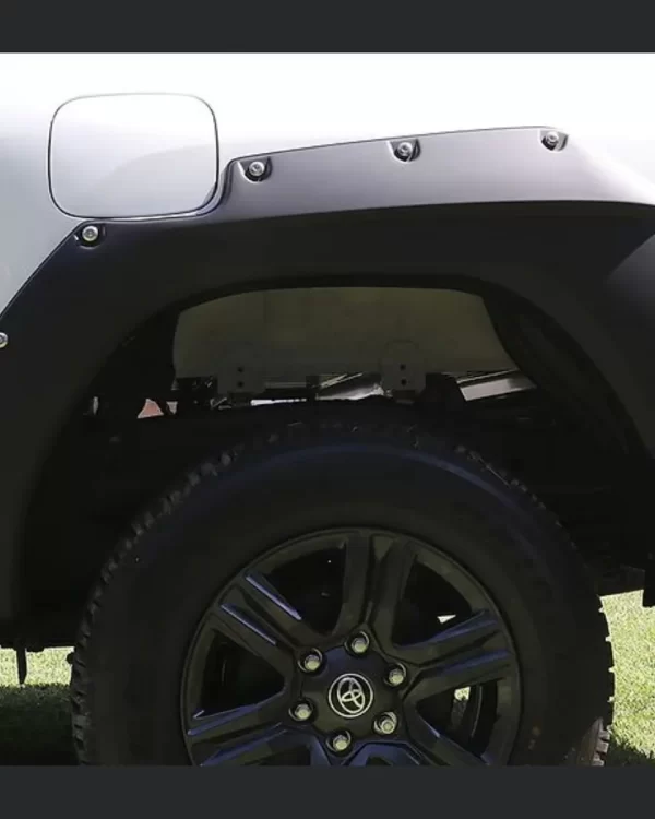 Juego De Cantoneras Toyota Hilux 2021 - 2023