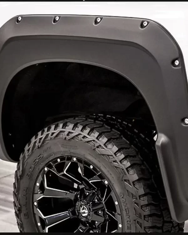 Juego De Cantoneras Caja Corta Chevrolet Silv 1500 2022-2025