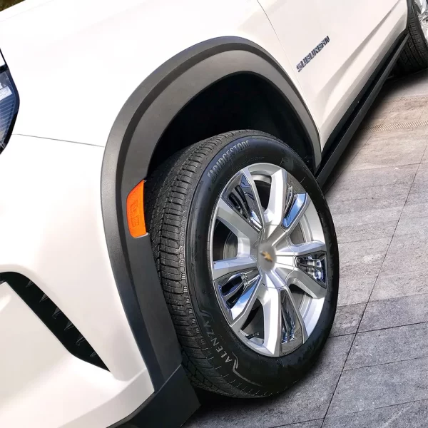 Juego De Cantoneras Chev Suburban Tipo Oe 2021 2024