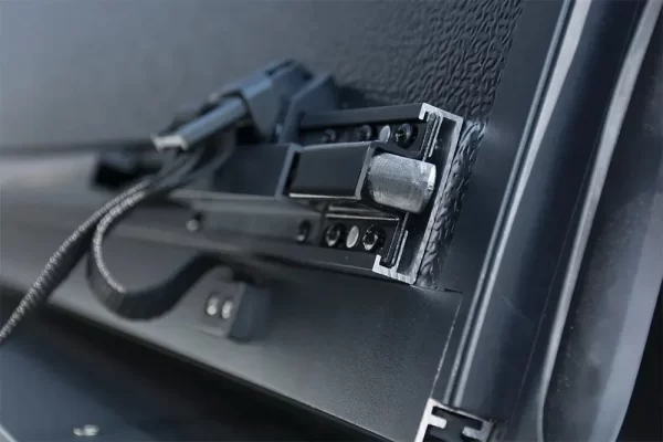 Tapa Cubre Batea 4 Secciones Aluminio Toyota Hilux 2016-2020