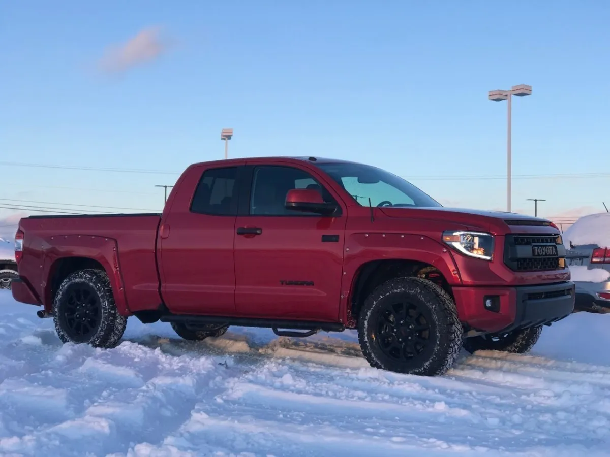 Cantoneras Simulación Remache Toyota Tundra 2014-2021 - Image 5