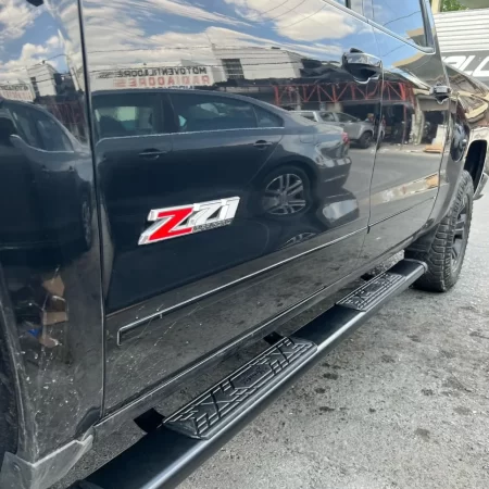 Estribos Bronx Chevrolet Silverado 2019 - 2024 Doble Cabina - Image 7