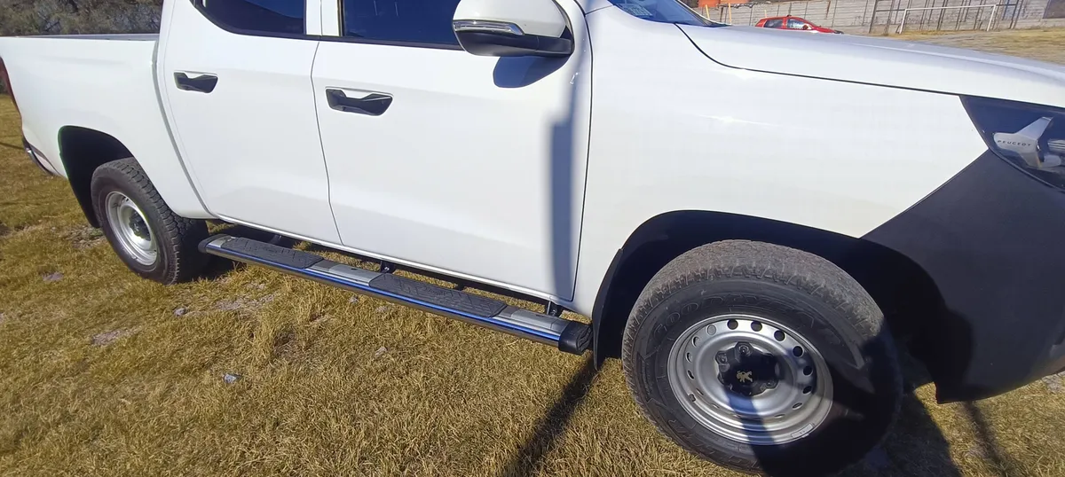 Estribos Bronx Para Dodge Ram 1200 2021 -2024 Doble Cabina - Image 7